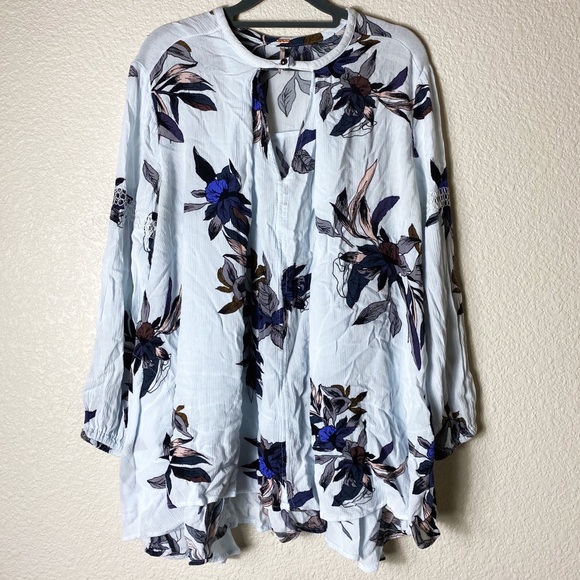 Free People Tops - Free People light Blue Floral Swing Tunic Top